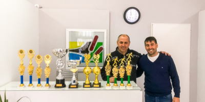 La secretaría de Deportes acompañó al Club Sarmiento en la entrega de trofeos a deportistas que se desempeñaron en competencias de fútbol y de pelota a paleta